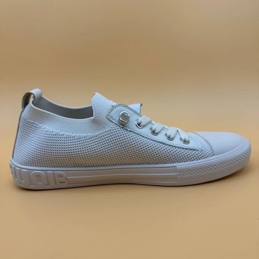 Simple Red Shan Mei White‎ Knit Slip On Women's Sneakers Size US 8 Casual Shoe